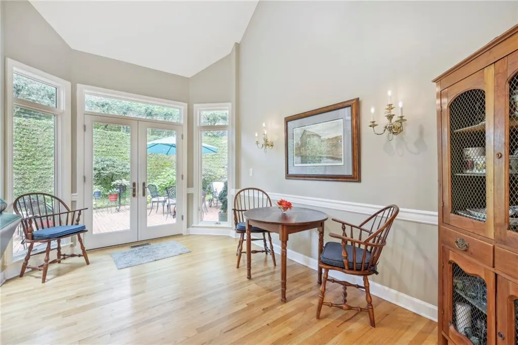 540 Cameron Manor Way, Sandy Springs, Georgia 30328, 4 Bedrooms Bedrooms, ,3 BathroomsBathrooms,Residential,Sold,540 Cameron Manor Way,7267937