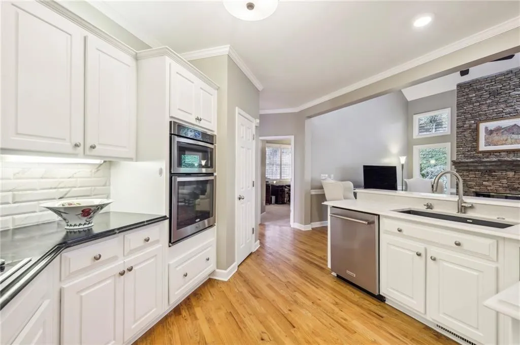 540 Cameron Manor Way, Sandy Springs, Georgia 30328, 4 Bedrooms Bedrooms, ,3 BathroomsBathrooms,Residential,Sold,540 Cameron Manor Way,7267937