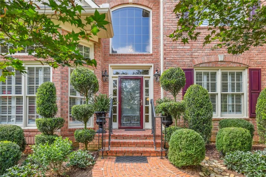 540 Cameron Manor Way, Sandy Springs, Georgia 30328, 4 Bedrooms Bedrooms, ,3 BathroomsBathrooms,Residential,Sold,540 Cameron Manor Way,7267937