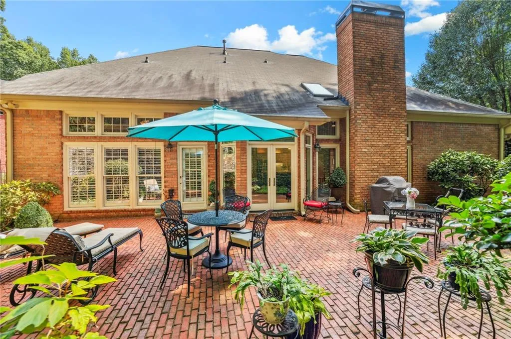 540 Cameron Manor Way, Sandy Springs, Georgia 30328, 4 Bedrooms Bedrooms, ,3 BathroomsBathrooms,Residential,Sold,540 Cameron Manor Way,7267937