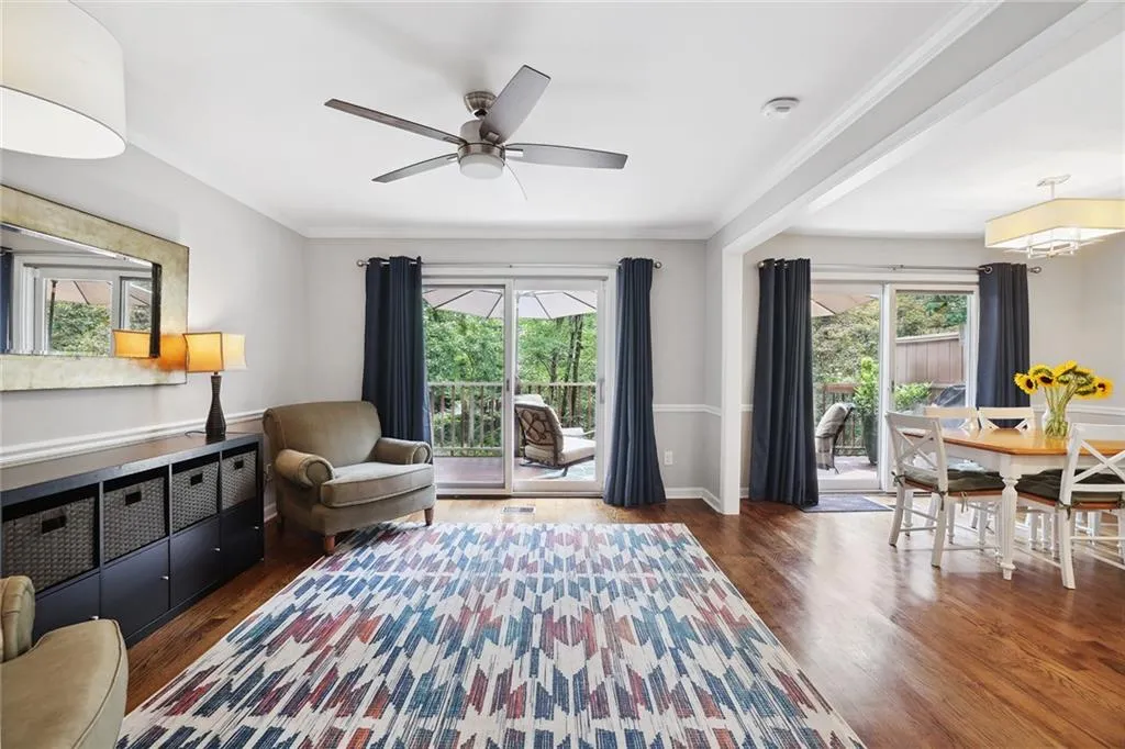 221 The South Chace, Sandy Springs, Georgia 30328, 3 Bedrooms Bedrooms, ,3 BathroomsBathrooms,Residential,Sold,221 The South Chace,7259275