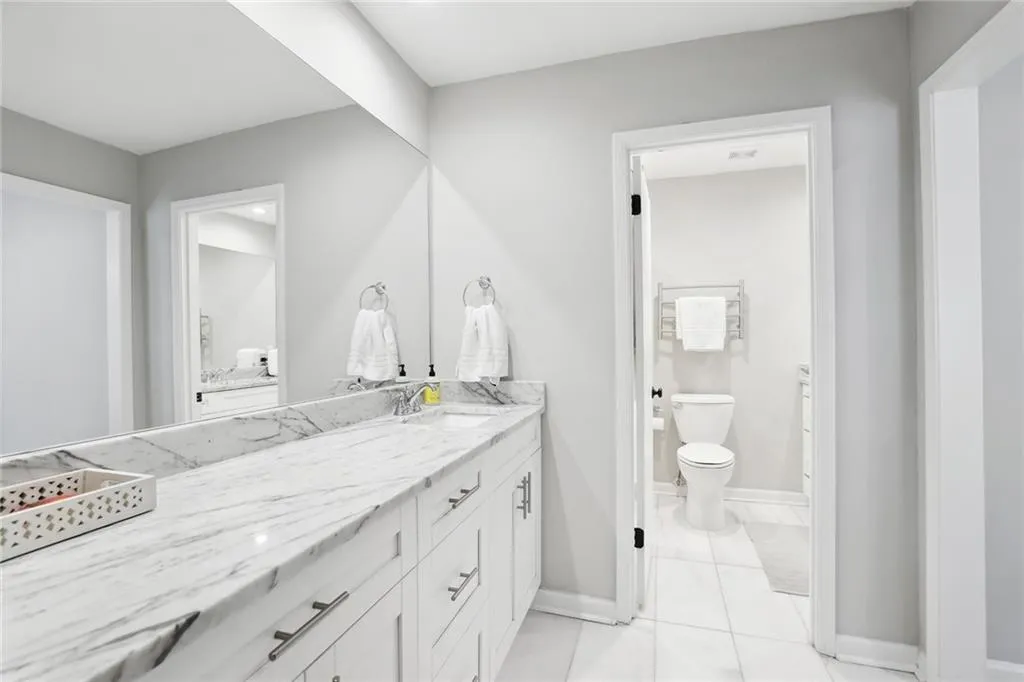 221 The South Chace, Sandy Springs, Georgia 30328, 3 Bedrooms Bedrooms, ,3 BathroomsBathrooms,Residential,Sold,221 The South Chace,7259275