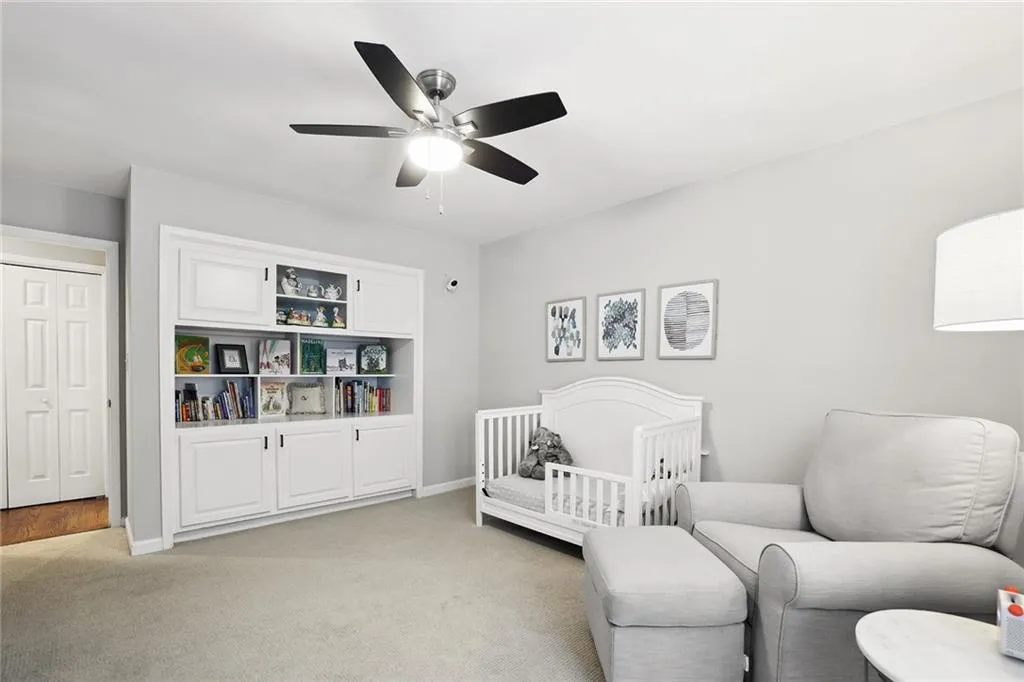 221 The South Chace, Sandy Springs, Georgia 30328, 3 Bedrooms Bedrooms, ,3 BathroomsBathrooms,Residential,Sold,221 The South Chace,7259275