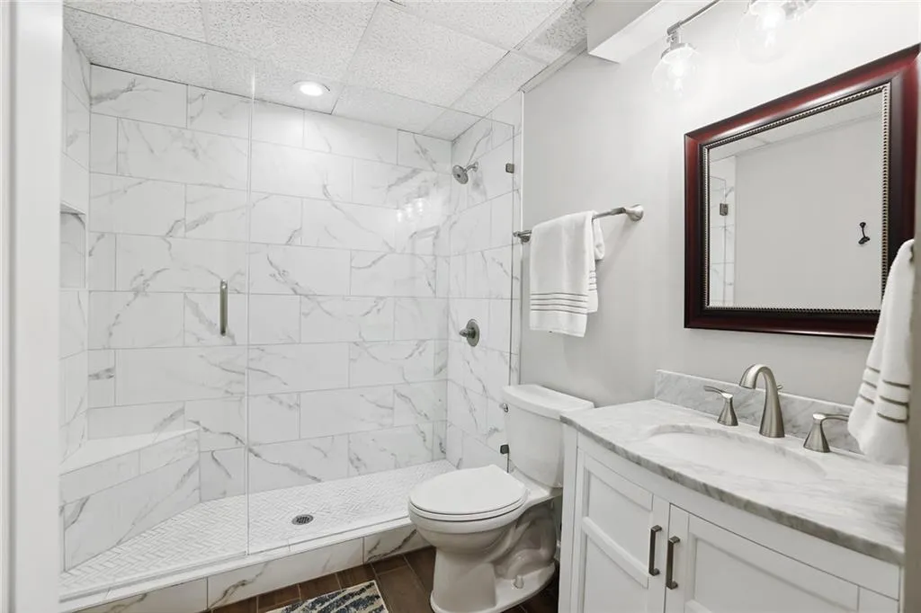 221 The South Chace, Sandy Springs, Georgia 30328, 3 Bedrooms Bedrooms, ,3 BathroomsBathrooms,Residential,Sold,221 The South Chace,7259275