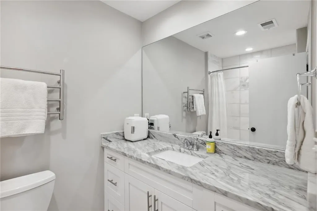 221 The South Chace, Sandy Springs, Georgia 30328, 3 Bedrooms Bedrooms, ,3 BathroomsBathrooms,Residential,Sold,221 The South Chace,7259275