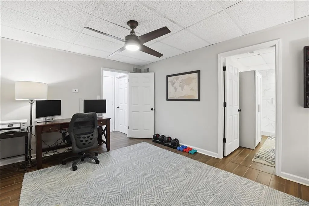 221 The South Chace, Sandy Springs, Georgia 30328, 3 Bedrooms Bedrooms, ,3 BathroomsBathrooms,Residential,Sold,221 The South Chace,7259275