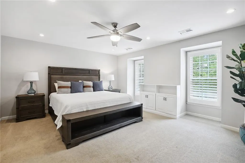 221 The South Chace, Sandy Springs, Georgia 30328, 3 Bedrooms Bedrooms, ,3 BathroomsBathrooms,Residential,Sold,221 The South Chace,7259275