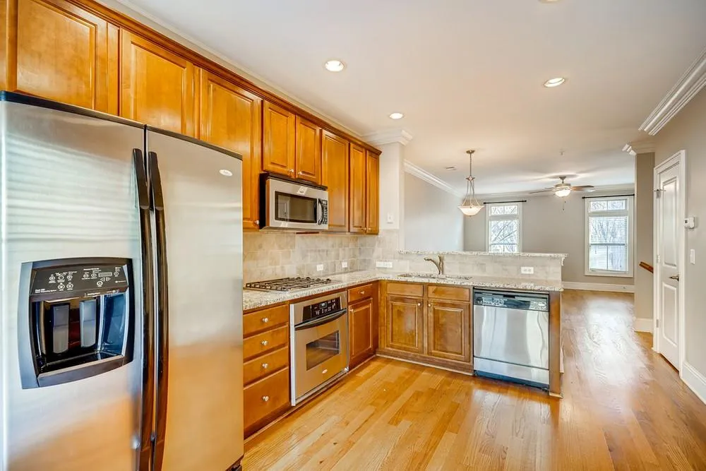 6405 Paulson Place, Sandy Springs, Georgia 30328, 2 Bedrooms Bedrooms, ,2 BathroomsBathrooms,Residential,Sold,6405 Paulson Place,6821466