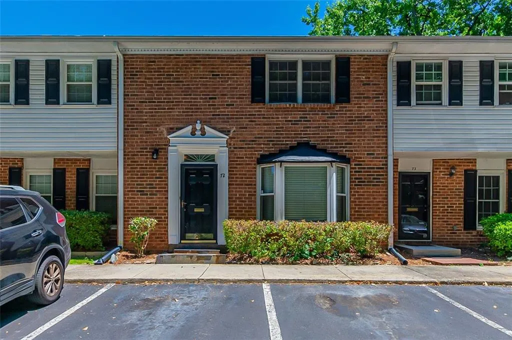 6520 Roswell Road Unit 72, Atlanta, Georgia 30328, 2 Bedrooms Bedrooms, ,1 BathroomBathrooms,Residential,Sold,6520 Roswell Road Unit 72,7052798