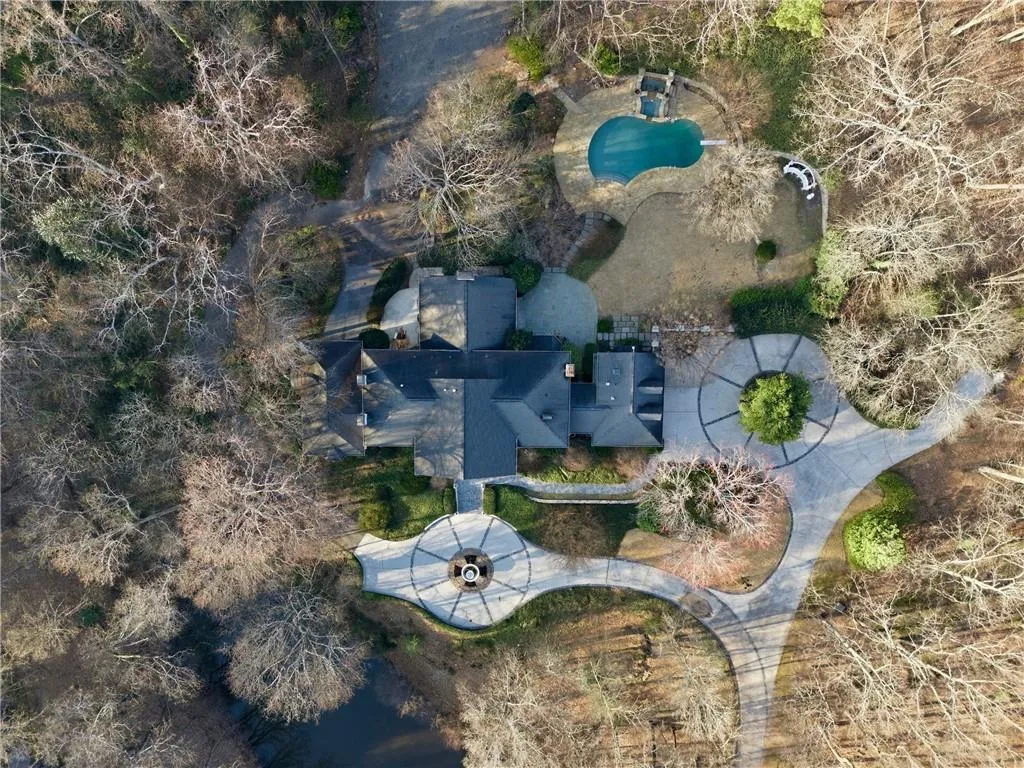 Bird's eye view of a pool area