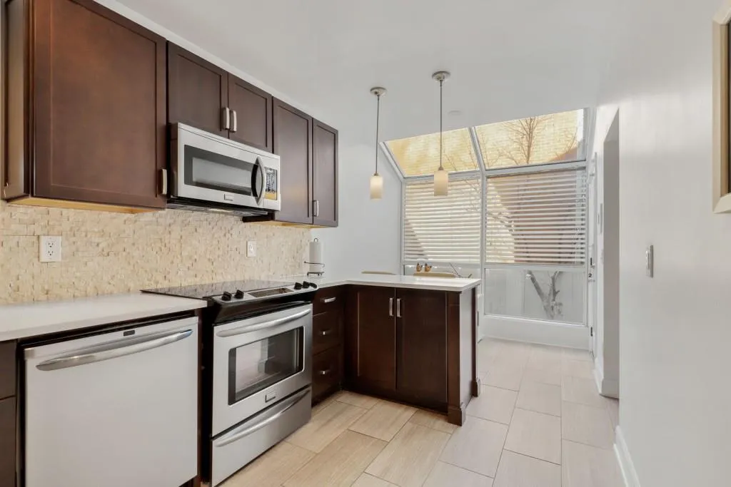 24 Mount Vernon Circle, Atlanta, Georgia 30338, 2 Bedrooms Bedrooms, ,2 BathroomsBathrooms,Residential,Sold,24 Mount Vernon Circle,6989004