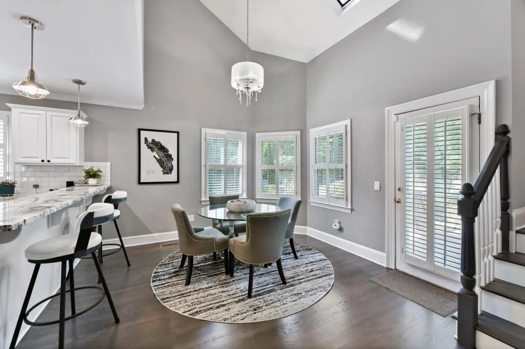 125 Bayvale Court, Sandy Springs, Georgia 30328, 5 Bedrooms Bedrooms, ,4 BathroomsBathrooms,Residential,Sold,125 Bayvale Court,6786273