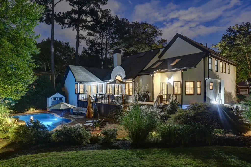 125 Bayvale Court, Sandy Springs, Georgia 30328, 5 Bedrooms Bedrooms, ,4 BathroomsBathrooms,Residential,Sold,125 Bayvale Court,6786273