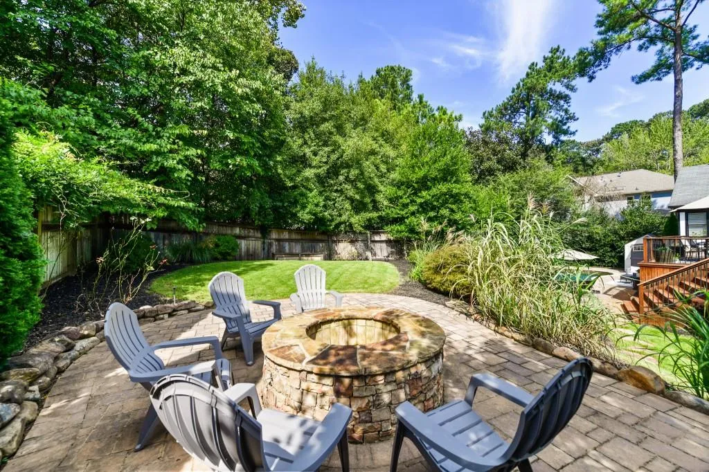 125 Bayvale Court, Sandy Springs, Georgia 30328, 5 Bedrooms Bedrooms, ,4 BathroomsBathrooms,Residential,Sold,125 Bayvale Court,6786273