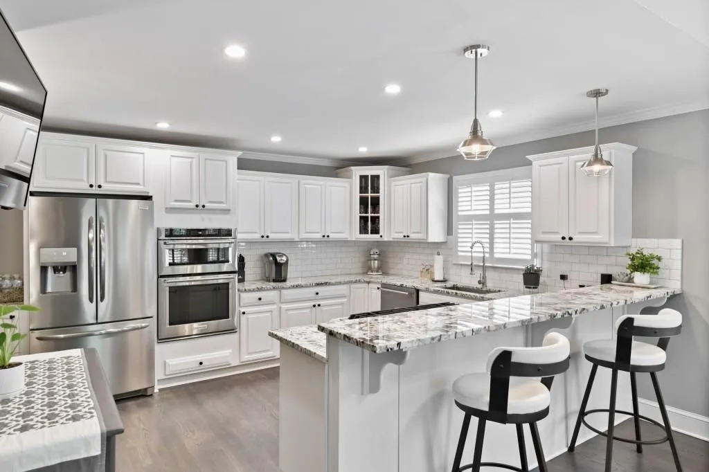 125 Bayvale Court, Sandy Springs, Georgia 30328, 5 Bedrooms Bedrooms, ,4 BathroomsBathrooms,Residential,Sold,125 Bayvale Court,6786273