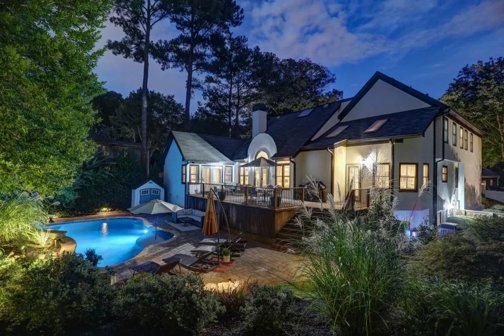 125 Bayvale Court, Sandy Springs, Georgia 30328, 5 Bedrooms Bedrooms, ,4 BathroomsBathrooms,Residential,Sold,125 Bayvale Court,6786273