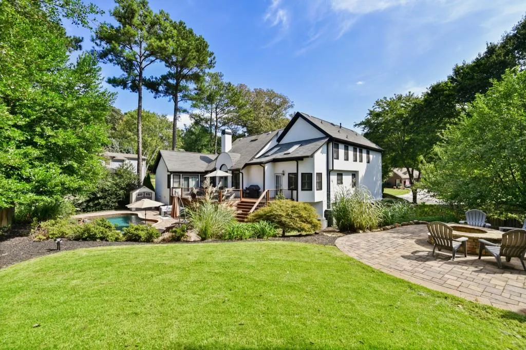 125 Bayvale Court, Sandy Springs, Georgia 30328, 5 Bedrooms Bedrooms, ,4 BathroomsBathrooms,Residential,Sold,125 Bayvale Court,6786273