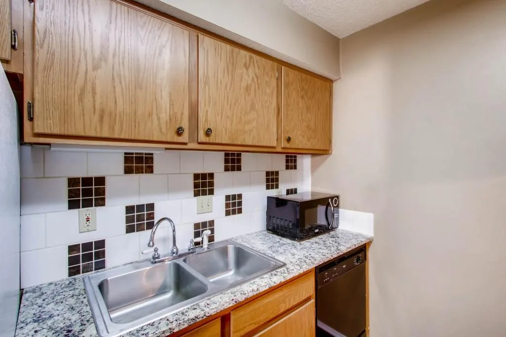 1607 Huntingdon Chase Unit 1607, Sandy Springs, Georgia 30350, 1 Bedroom Bedrooms, ,1 BathroomBathrooms,Residential,Sold,1607 Huntingdon Chase Unit 1607,6525482 1607 Huntingdon Chase Unit 1607, Sandy Springs, Georgia 30350, 1 Bedroom Bedrooms, ,1 BathroomBathrooms,Residential,Sold,1607 Huntingdon Chase Unit 1607,6525482