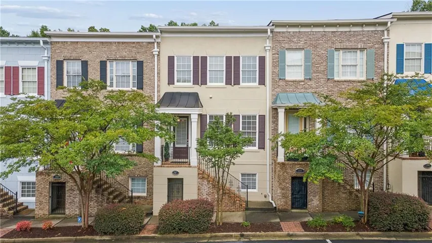 997 Pearl Point, Sandy Springs, Georgia 30328