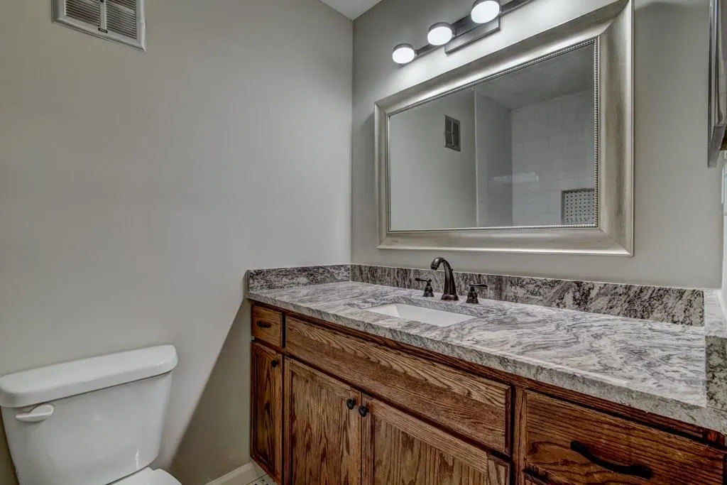 6700 Roswell Road Unit 25-a, Sandy Springs, Georgia 30328, 2 Bedrooms Bedrooms, ,1 BathroomBathrooms,Residential,Sold,6700 Roswell Road Unit 25-a,5901702