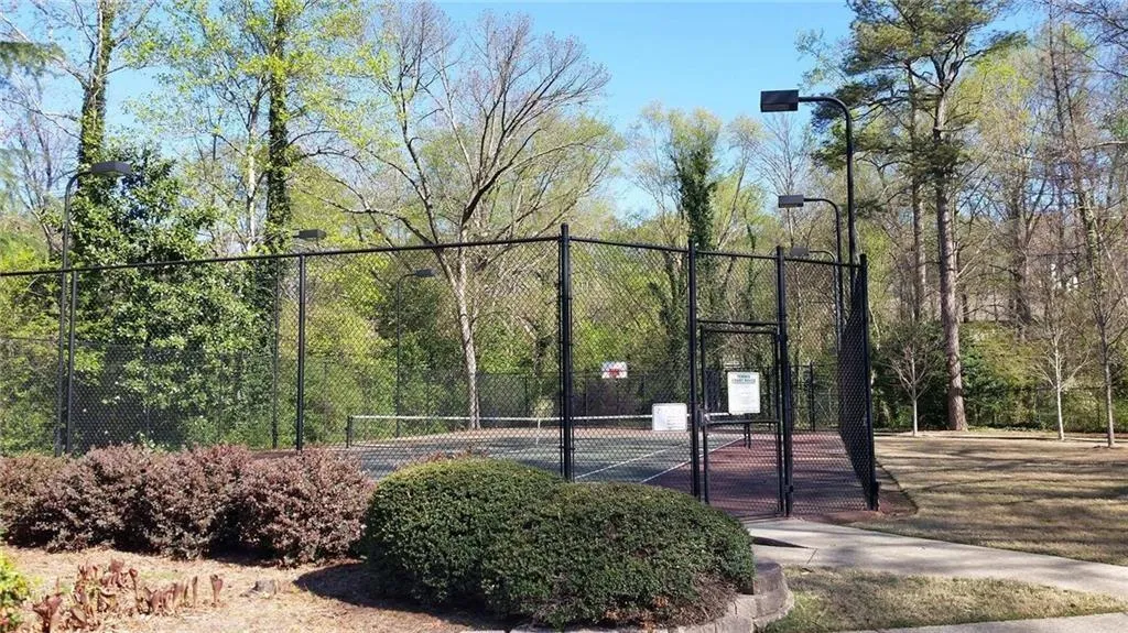 6700 Roswell Road Unit 25-a, Sandy Springs, Georgia 30328, 2 Bedrooms Bedrooms, ,1 BathroomBathrooms,Residential,Sold,6700 Roswell Road Unit 25-a,5901702