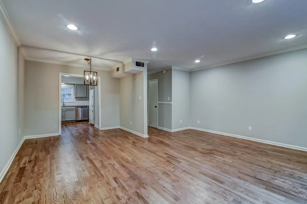 6700 Roswell Road Unit 25-a, Sandy Springs, Georgia 30328, 2 Bedrooms Bedrooms, ,1 BathroomBathrooms,Residential,Sold,6700 Roswell Road Unit 25-a,5901702