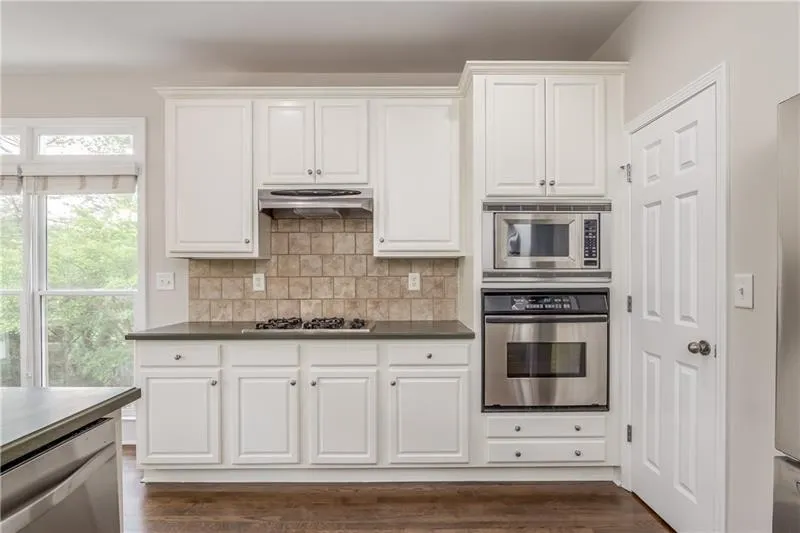 7305 Village Creek Trace, Atlanta, Georgia 30328, 4 Bedrooms Bedrooms, ,3 BathroomsBathrooms,Residential,Sold,7305 Village Creek Trace,6757508