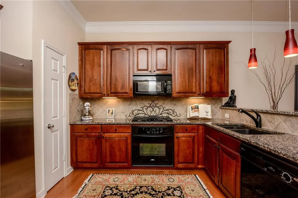 1963 Cobblestone Circle, Brookhaven, Georgia 30319, 2 Bedrooms Bedrooms, ,2 BathroomsBathrooms,Residential,Sold,1963 Cobblestone Circle,5739164