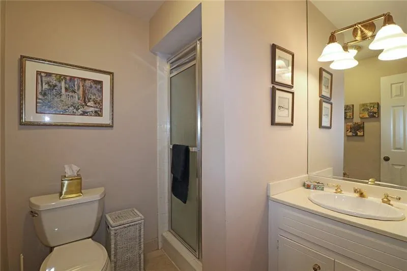 72 Willow Glen, Sandy Springs, Georgia 30342, 3 Bedrooms Bedrooms, ,3 BathroomsBathrooms,Residential,Sold,72 Willow Glen,6762830