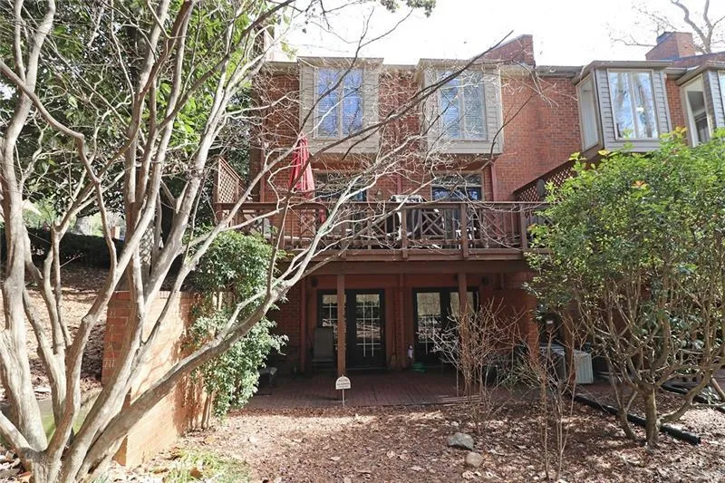 72 Willow Glen, Sandy Springs, Georgia 30342, 3 Bedrooms Bedrooms, ,3 BathroomsBathrooms,Residential,Sold,72 Willow Glen,6762830