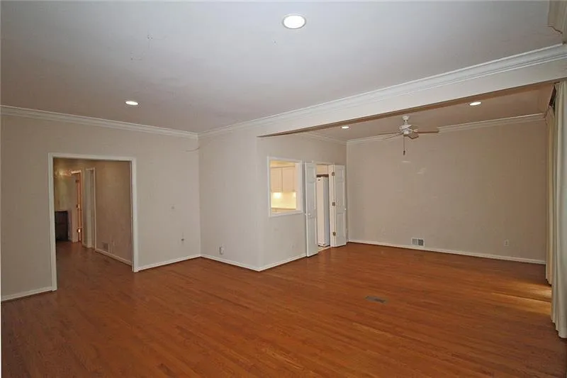72 Willow Glen, Sandy Springs, Georgia 30342, 3 Bedrooms Bedrooms, ,3 BathroomsBathrooms,Residential,Sold,72 Willow Glen,6762830