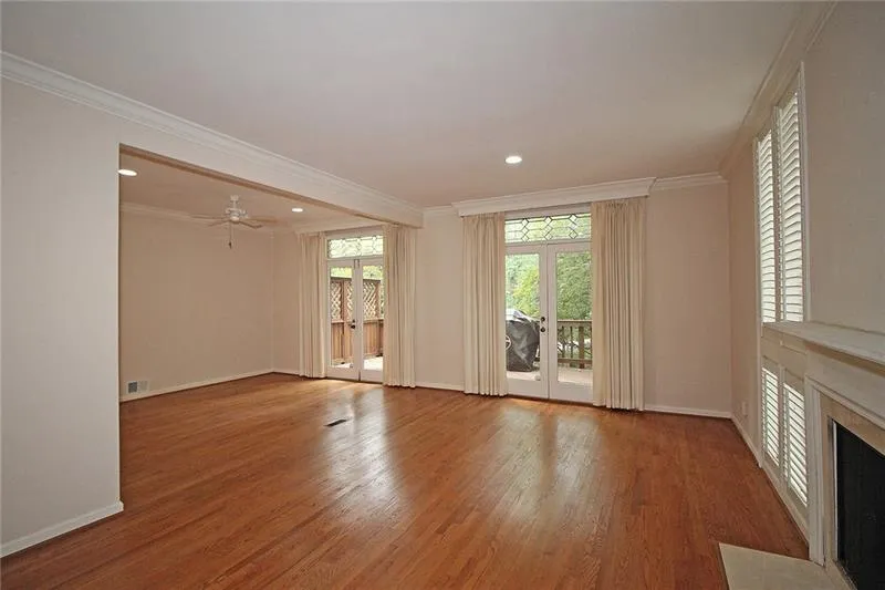 72 Willow Glen, Sandy Springs, Georgia 30342, 3 Bedrooms Bedrooms, ,3 BathroomsBathrooms,Residential,Sold,72 Willow Glen,6762830