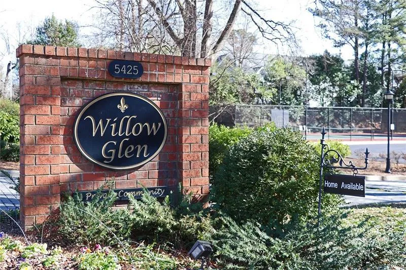 72 Willow Glen, Sandy Springs, Georgia 30342, 3 Bedrooms Bedrooms, ,3 BathroomsBathrooms,Residential,Sold,72 Willow Glen,6762830