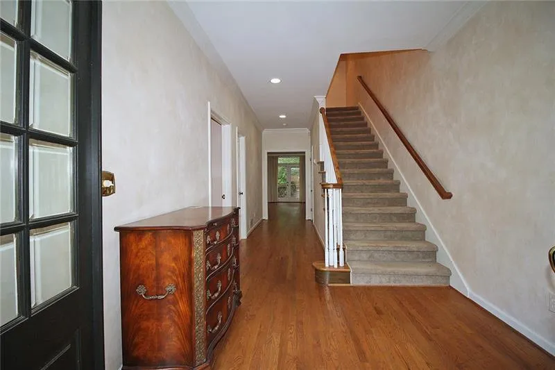 72 Willow Glen, Sandy Springs, Georgia 30342, 3 Bedrooms Bedrooms, ,3 BathroomsBathrooms,Residential,Sold,72 Willow Glen,6762830