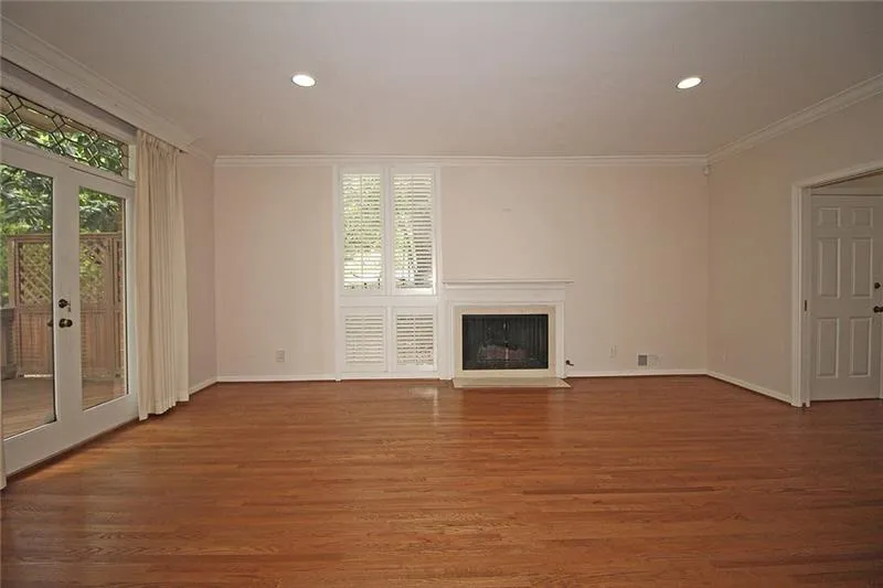 72 Willow Glen, Sandy Springs, Georgia 30342, 3 Bedrooms Bedrooms, ,3 BathroomsBathrooms,Residential,Sold,72 Willow Glen,6762830