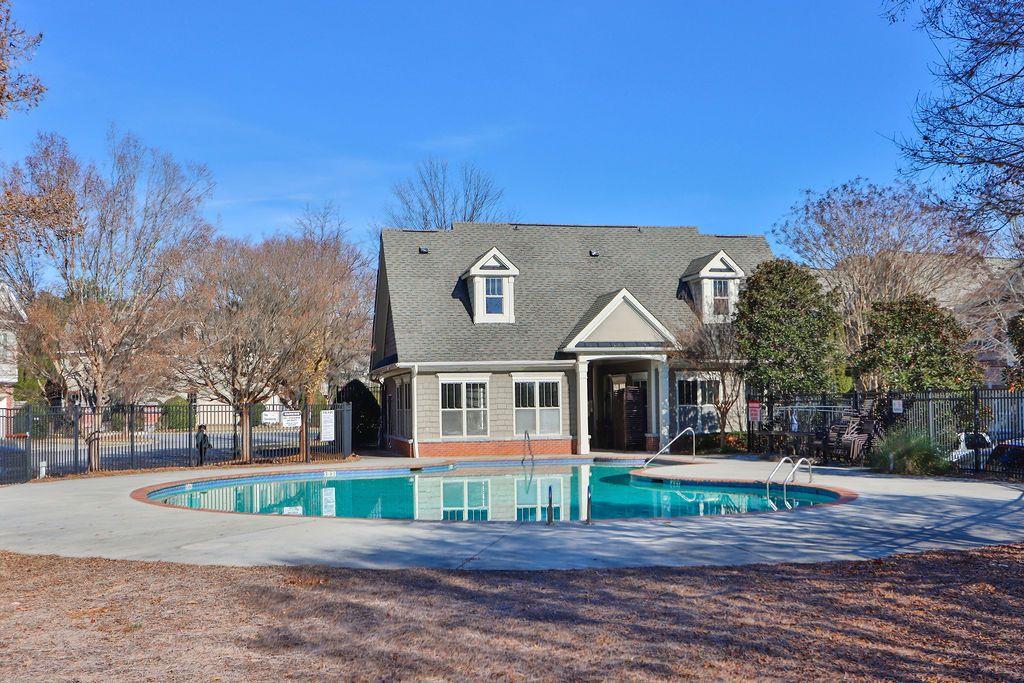 7265 GLISTEN Avenue Unit 122, Atlanta, Georgia 30328, 1 Bedroom Bedrooms, ,1 BathroomBathrooms,Residential,Sold,7265 GLISTEN Avenue Unit 122,7312877