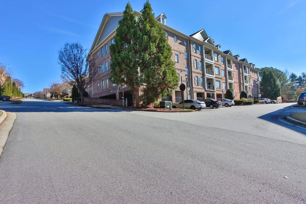 7265 GLISTEN Avenue Unit 122, Atlanta, Georgia 30328, 1 Bedroom Bedrooms, ,1 BathroomBathrooms,Residential,Sold,7265 GLISTEN Avenue Unit 122,7312877