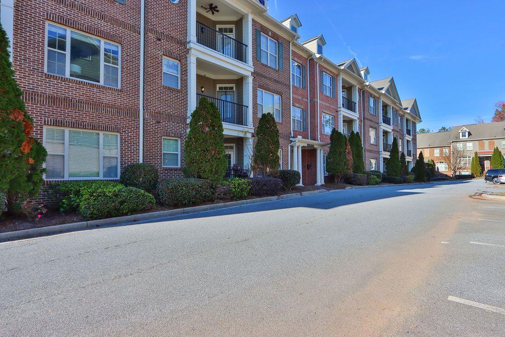 7265 GLISTEN Avenue Unit 122, Atlanta, Georgia 30328, 1 Bedroom Bedrooms, ,1 BathroomBathrooms,Residential,Sold,7265 GLISTEN Avenue Unit 122,7312877