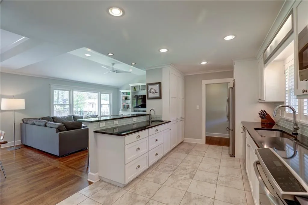 6405 Bridgewood Valley Road, Atlanta, Georgia 30328, 5 Bedrooms Bedrooms, ,3 BathroomsBathrooms,Residential,Sold,6405 Bridgewood Valley Road,6893050