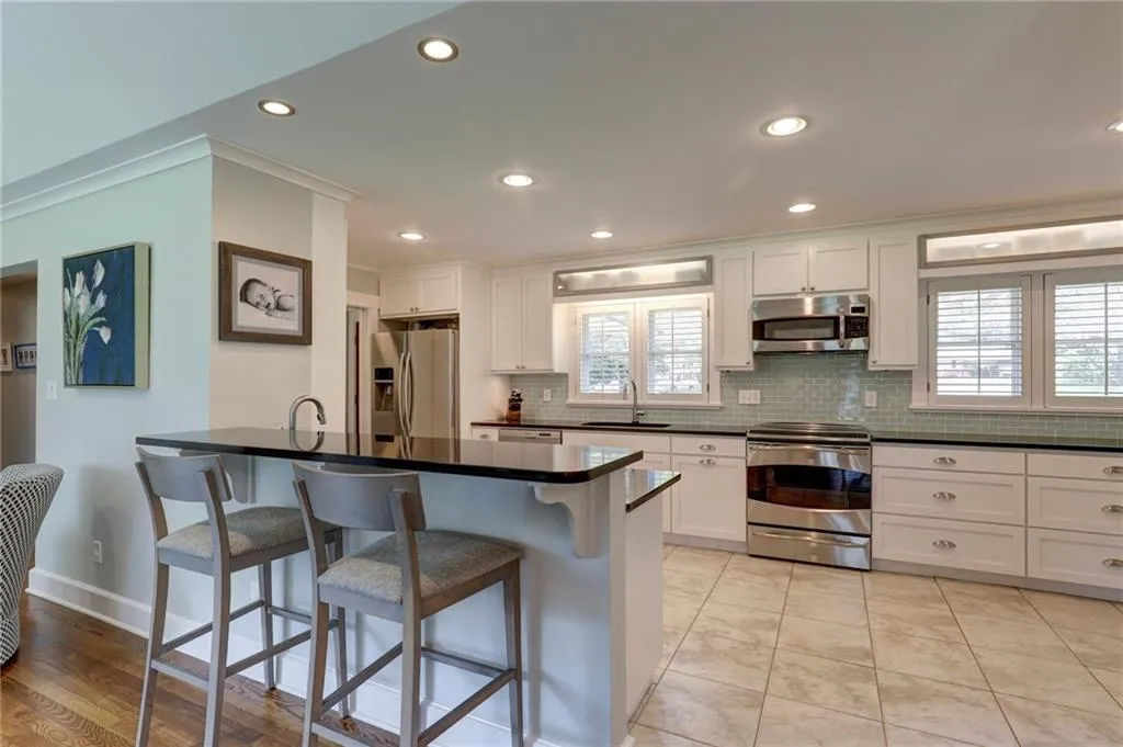 6405 Bridgewood Valley Road, Atlanta, Georgia 30328, 5 Bedrooms Bedrooms, ,3 BathroomsBathrooms,Residential,Sold,6405 Bridgewood Valley Road,6893050