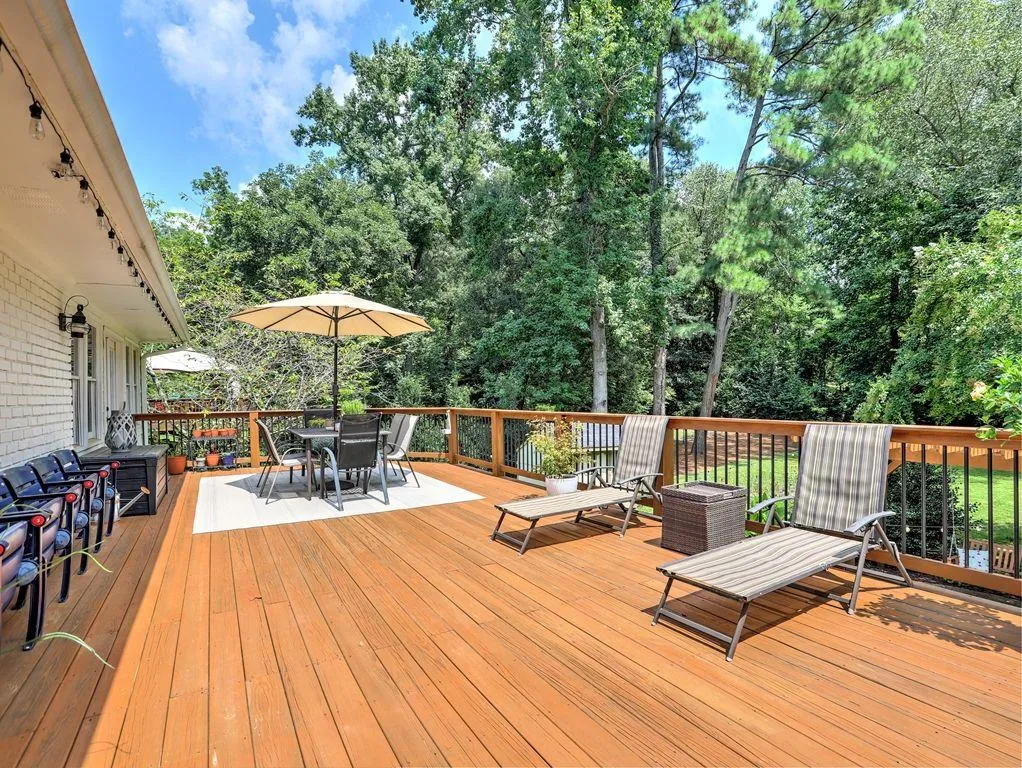 335 Brook Drive, Atlanta, Georgia 30328, 3 Bedrooms Bedrooms, ,2 BathroomsBathrooms,Residential,Sold,335 Brook Drive,6935653