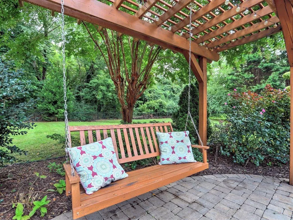 335 Brook Drive, Atlanta, Georgia 30328, 3 Bedrooms Bedrooms, ,2 BathroomsBathrooms,Residential,Sold,335 Brook Drive,6935653
