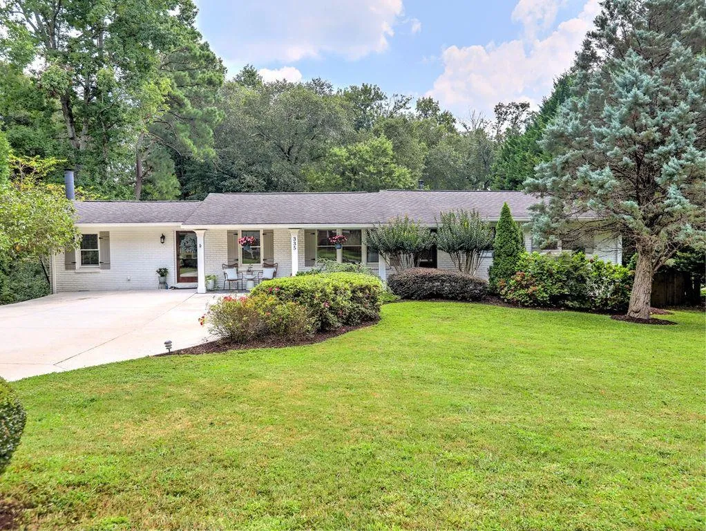 335 Brook Drive, Atlanta, Georgia 30328, 3 Bedrooms Bedrooms, ,2 BathroomsBathrooms,Residential,Sold,335 Brook Drive,6935653
