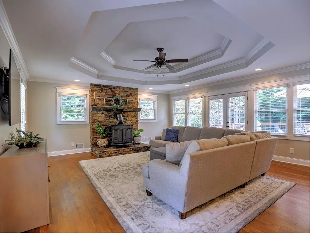335 Brook Drive, Atlanta, Georgia 30328, 3 Bedrooms Bedrooms, ,2 BathroomsBathrooms,Residential,Sold,335 Brook Drive,6935653