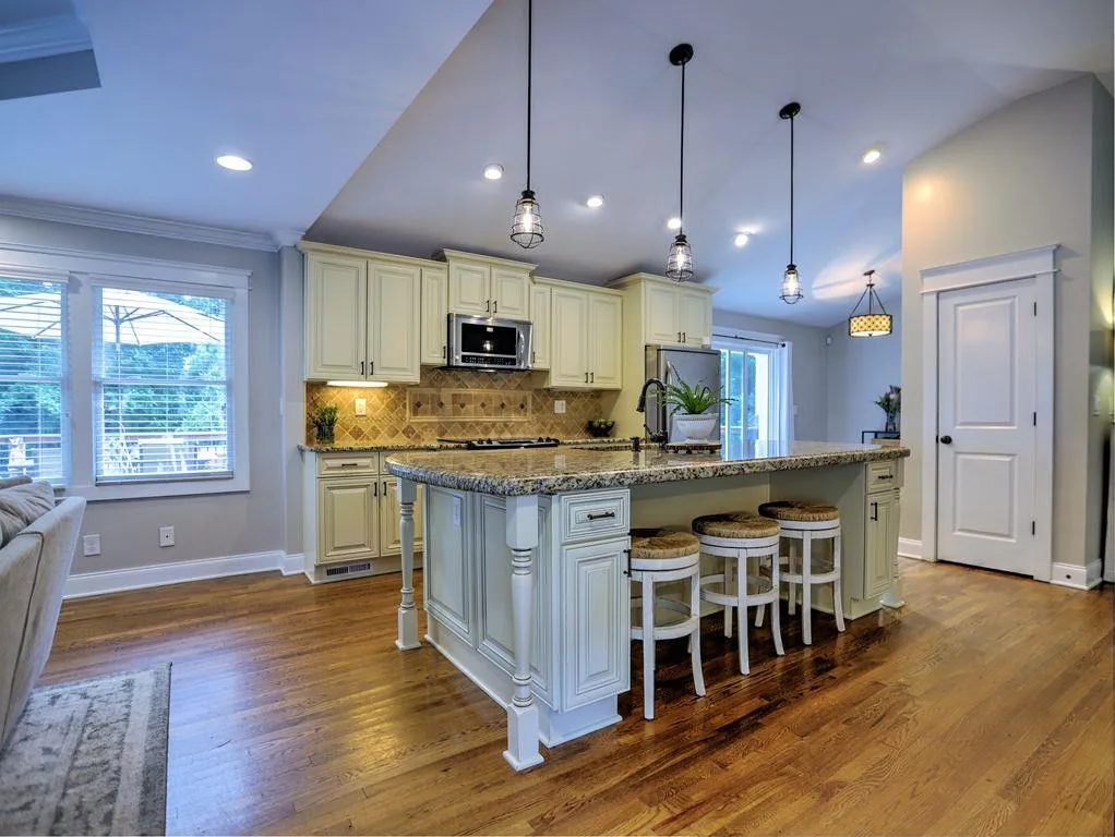 335 Brook Drive, Atlanta, Georgia 30328, 3 Bedrooms Bedrooms, ,2 BathroomsBathrooms,Residential,Sold,335 Brook Drive,6935653