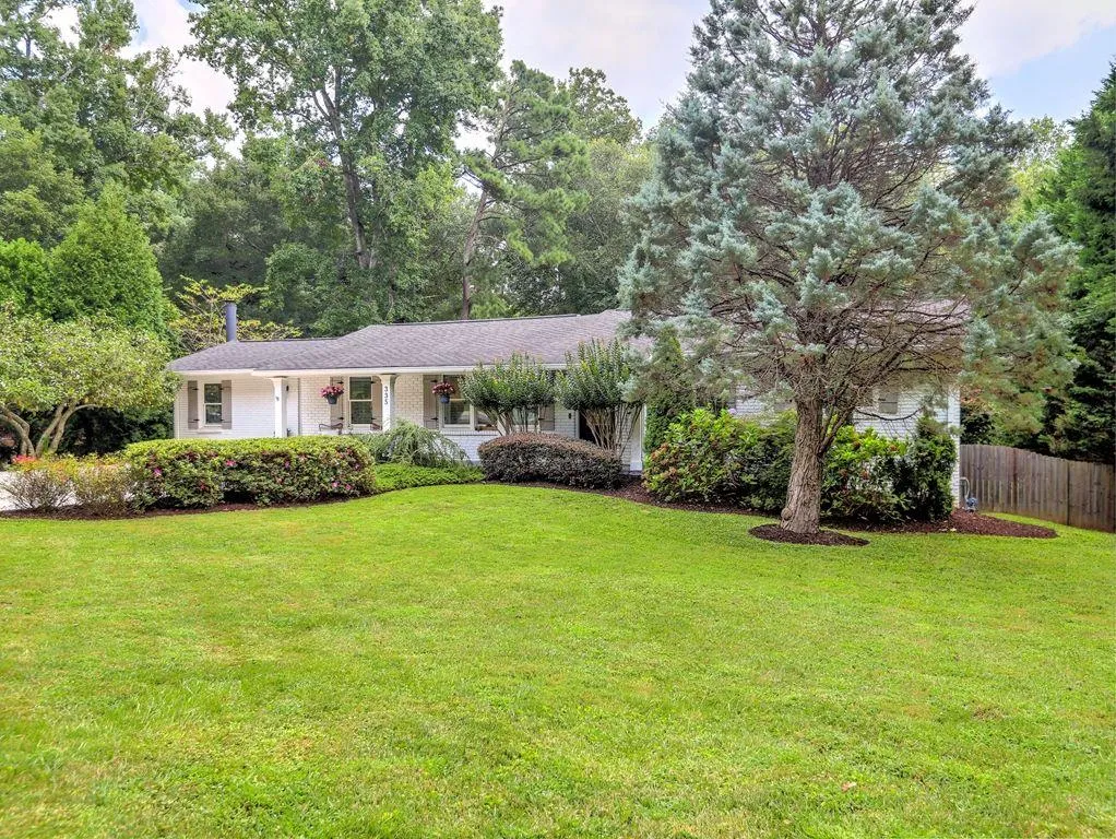 335 Brook Drive, Atlanta, Georgia 30328, 3 Bedrooms Bedrooms, ,2 BathroomsBathrooms,Residential,Sold,335 Brook Drive,6935653
