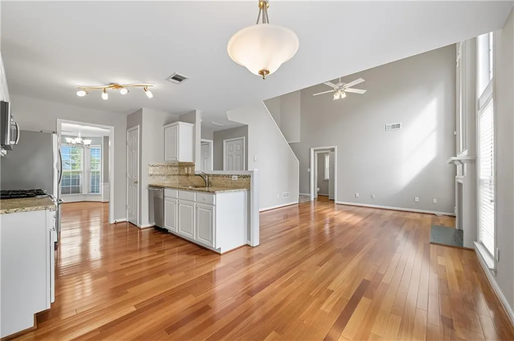 5061 Bright Hampton Drive Se, Atlanta, Georgia 30339, 3 Bedrooms Bedrooms, ,2 BathroomsBathrooms,Residential,For Sale,5061 Bright Hampton Drive Se,7655923