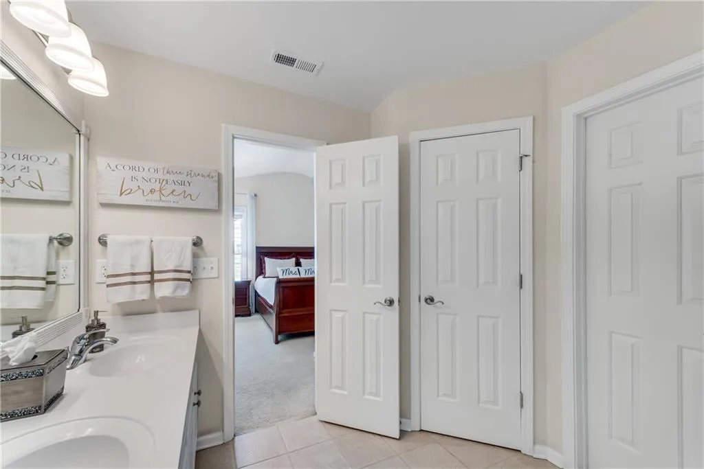3733 Chattahoochee Summit Drive Se Unit 7, Atlanta, Georgia 30339, 3 Bedrooms Bedrooms, ,2 BathroomsBathrooms,Residential,For Sale,3733 Chattahoochee Summit Drive Se Unit 7,7604825