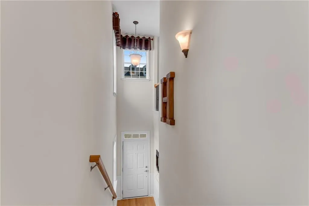 3733 Chattahoochee Summit Drive Se Unit 7, Atlanta, Georgia 30339, 3 Bedrooms Bedrooms, ,2 BathroomsBathrooms,Residential,For Sale,3733 Chattahoochee Summit Drive Se Unit 7,7604825