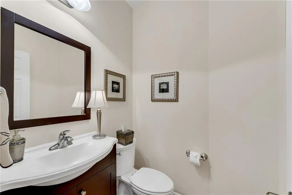 3733 Chattahoochee Summit Drive Se Unit 7, Atlanta, Georgia 30339, 3 Bedrooms Bedrooms, ,2 BathroomsBathrooms,Residential,For Sale,3733 Chattahoochee Summit Drive Se Unit 7,7604825